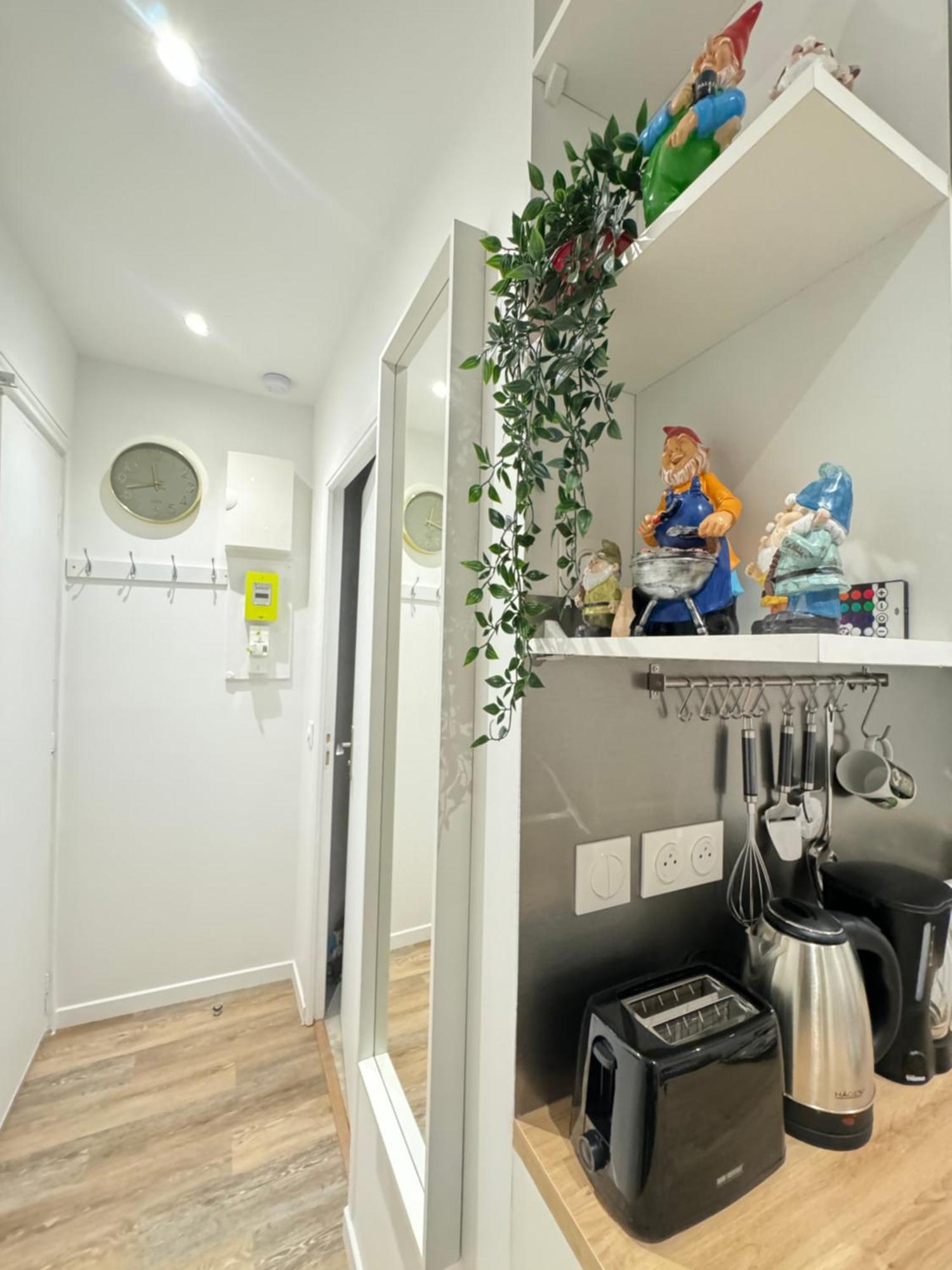 Amelie Poulain Studio In Heart Of Montmartre Paris Exterior photo