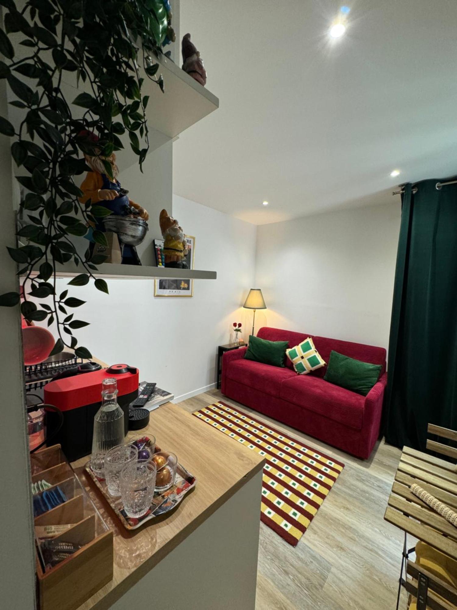Amelie Poulain Studio In Heart Of Montmartre Paris Exterior photo