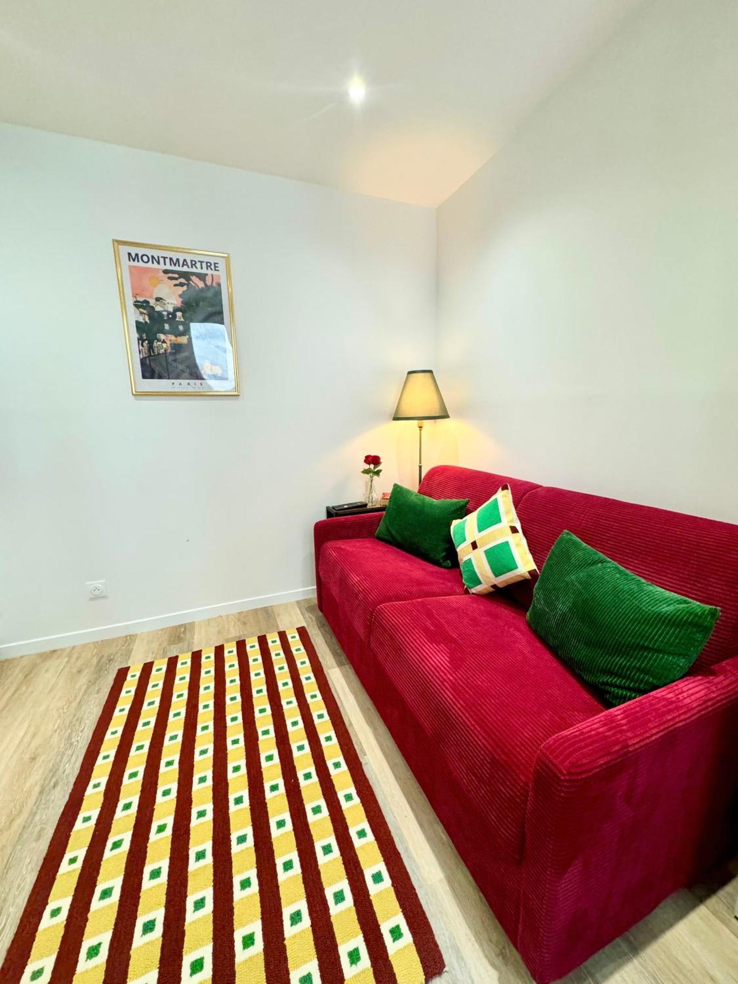 Amelie Poulain Studio In Heart Of Montmartre Paris Exterior photo